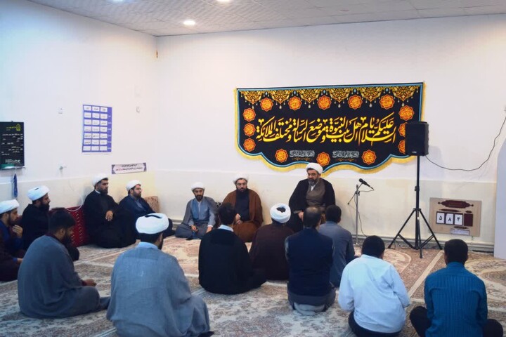 تصاویر/نشست صمیمی مدیر حوزه علمیه خوزستان