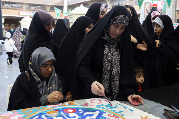 برپایی موکب بانوان هنرمند هیأتی در حرم بانوی کرامت