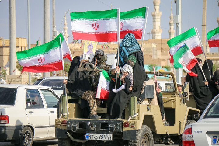تصاویر/ دیدار و تکریم اصحاب رسانه استان قم با خانواده محترم پاسدار شهید سید محمد حسین بهاالدینی