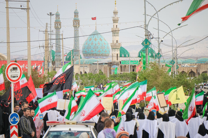 تصاویر/ دیدار و تکریم اصحاب رسانه استان قم با خانواده محترم پاسدار شهید سید محمد حسین بهاالدینی