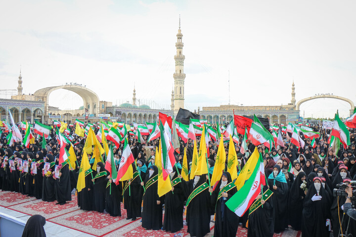 تصاویر/ دیدار و تکریم اصحاب رسانه استان قم با خانواده محترم پاسدار شهید سید محمد حسین بهاالدینی