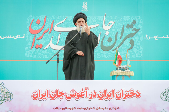 تصاویر/ دیدار و تکریم اصحاب رسانه استان قم با خانواده محترم پاسدار شهید سید محمد حسین بهاالدینی