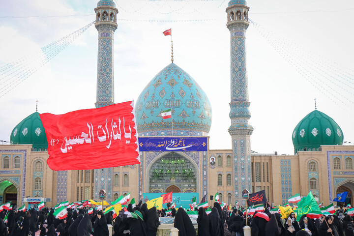 تصاویر/ دیدار و تکریم اصحاب رسانه استان قم با خانواده محترم پاسدار شهید سید محمد حسین بهاالدینی