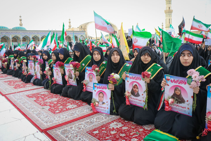 تصاویر/ دیدار و تکریم اصحاب رسانه استان قم با خانواده محترم پاسدار شهید سید محمد حسین بهاالدینی