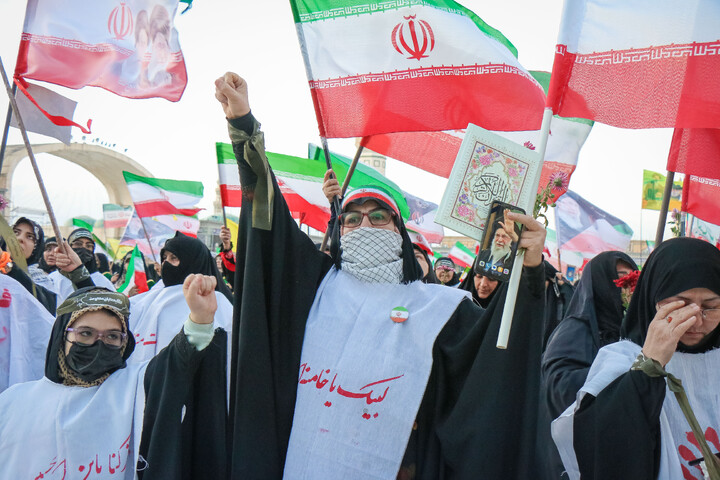 تصاویر/ دیدار و تکریم اصحاب رسانه استان قم با خانواده محترم پاسدار شهید سید محمد حسین بهاالدینی