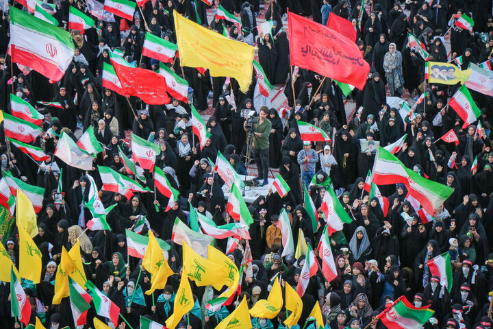 تصاویر/ دیدار و تکریم اصحاب رسانه استان قم با خانواده محترم پاسدار شهید سید محمد حسین بهاالدینی
