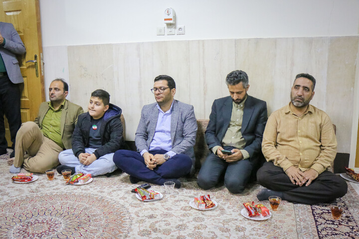 تصاویر/ دیدار و تکریم اصحاب رسانه استان قم با خانواده محترم پاسدار شهید سید محمد حسین بهاالدینی