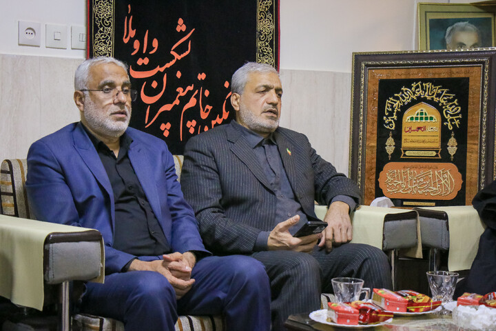 تصاویر/ دیدار و تکریم اصحاب رسانه استان قم با خانواده محترم پاسدار شهید سید محمد حسین بهاالدینی