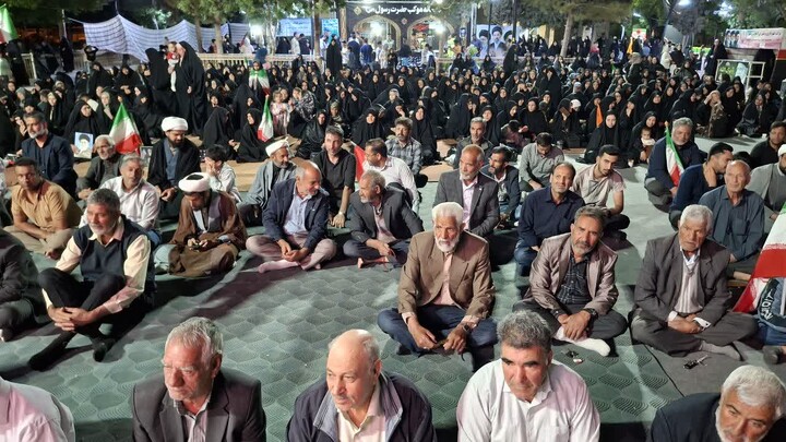 تصاویر/ حضور مردم کشکوئیه در شب پنجاه و دوم از جنگ رمضان
