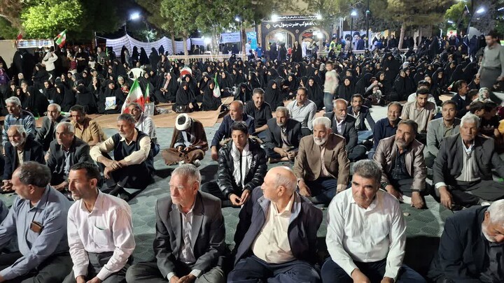 تصاویر/ حضور مردم کشکوئیه در شب پنجاه و دوم از جنگ رمضان