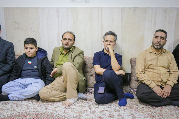 تصاویر/ دیدار و تکریم اصحاب رسانه استان قم با خانواده محترم پاسدار شهید سید محمد حسین بهاالدینی