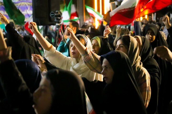 تصاویر/ حضور کرمانی ها در شب پنجاه و دوم-چهار راه طهماسب آباد