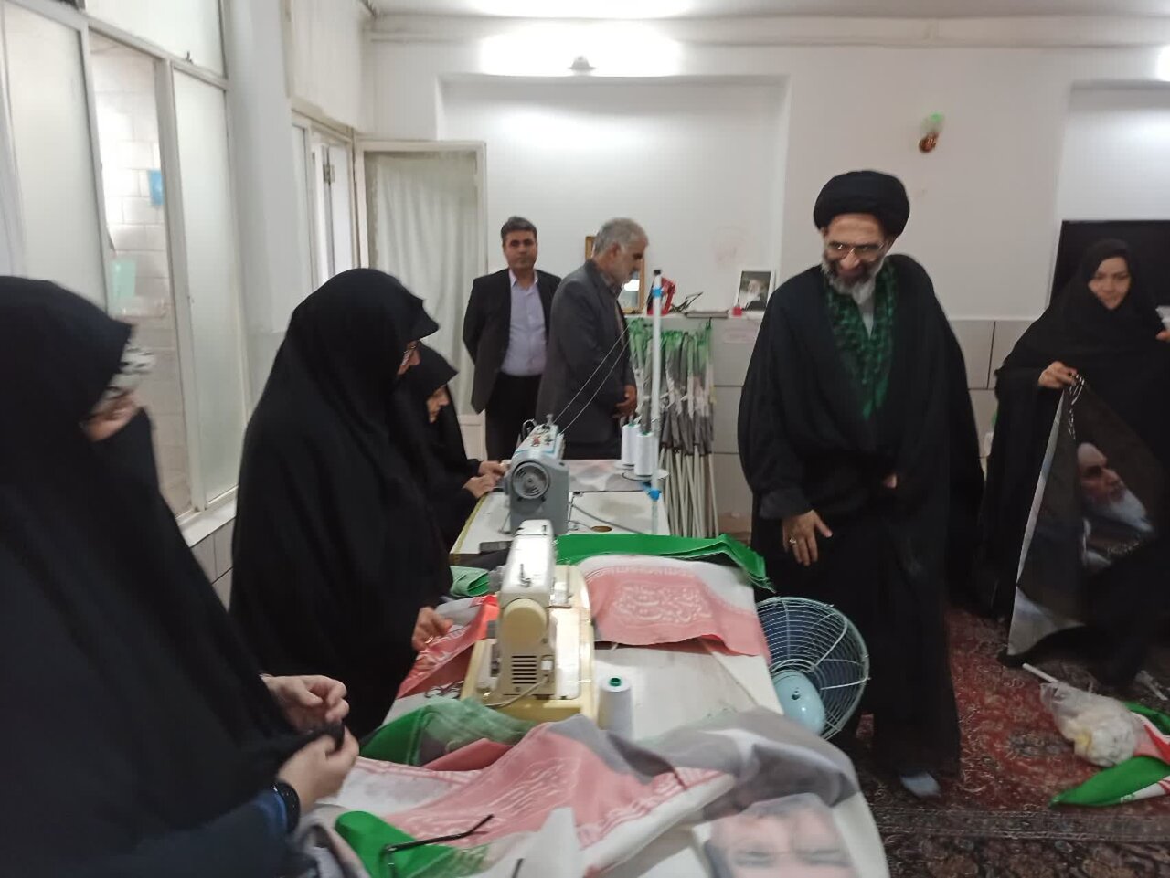 آغاز بزرگترین طرح تولید پرچم مقدس جمهوری اسلامی و پرچم حزبالله در مصلی کاشان