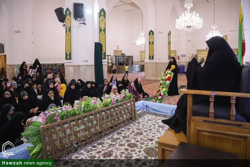 ویژه برنامه «بانوی کرامت» در حرم مطهر رضوی برگزار شد+ عکس