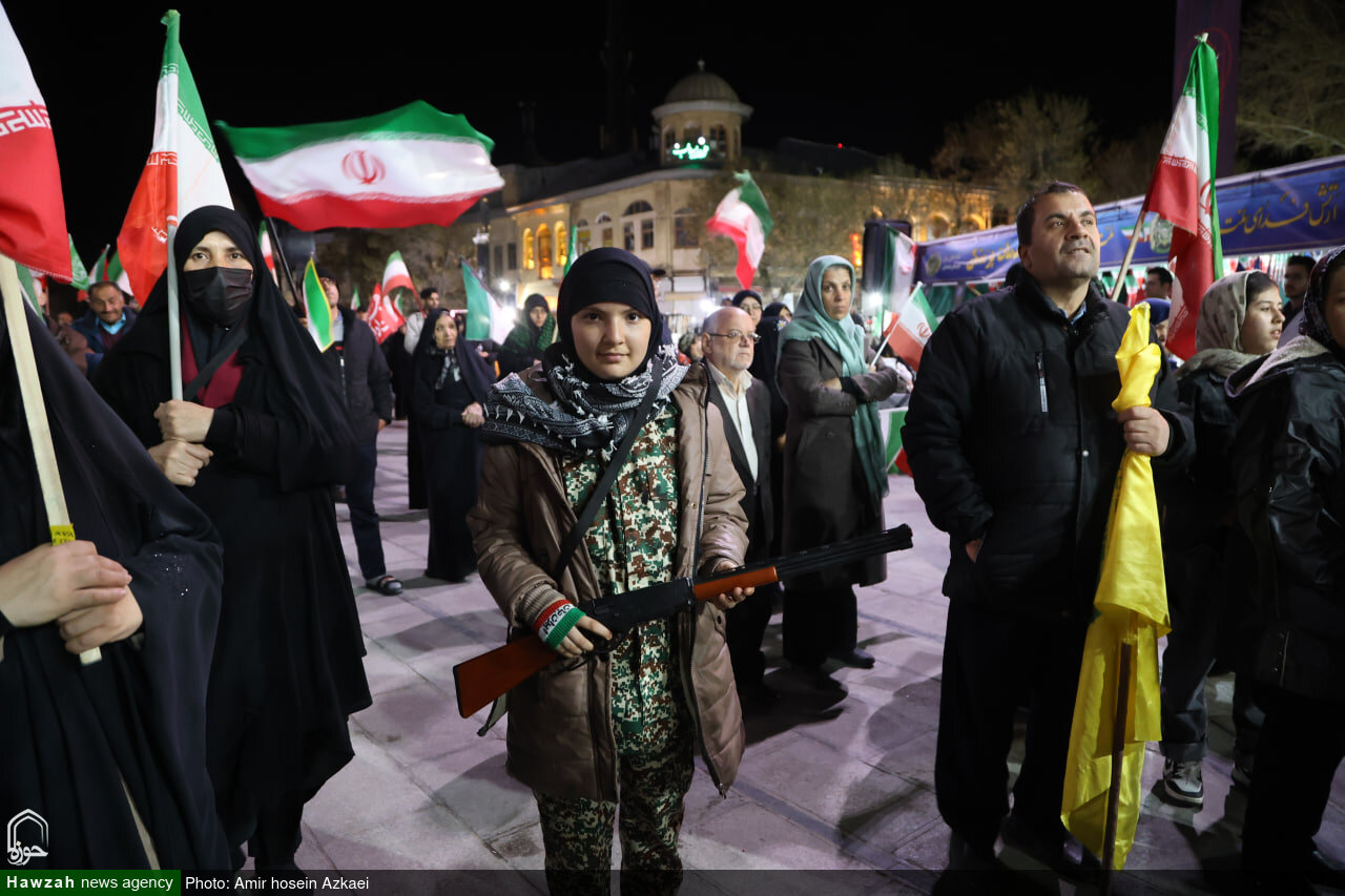 تصاویر / دختران دهه نودی همدان پای کار انقلاب