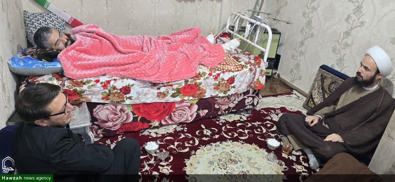 عیادت مدیر مرکز خدمات همدان حوزه علمیه همدان از مبلّغ طرح هجرت
