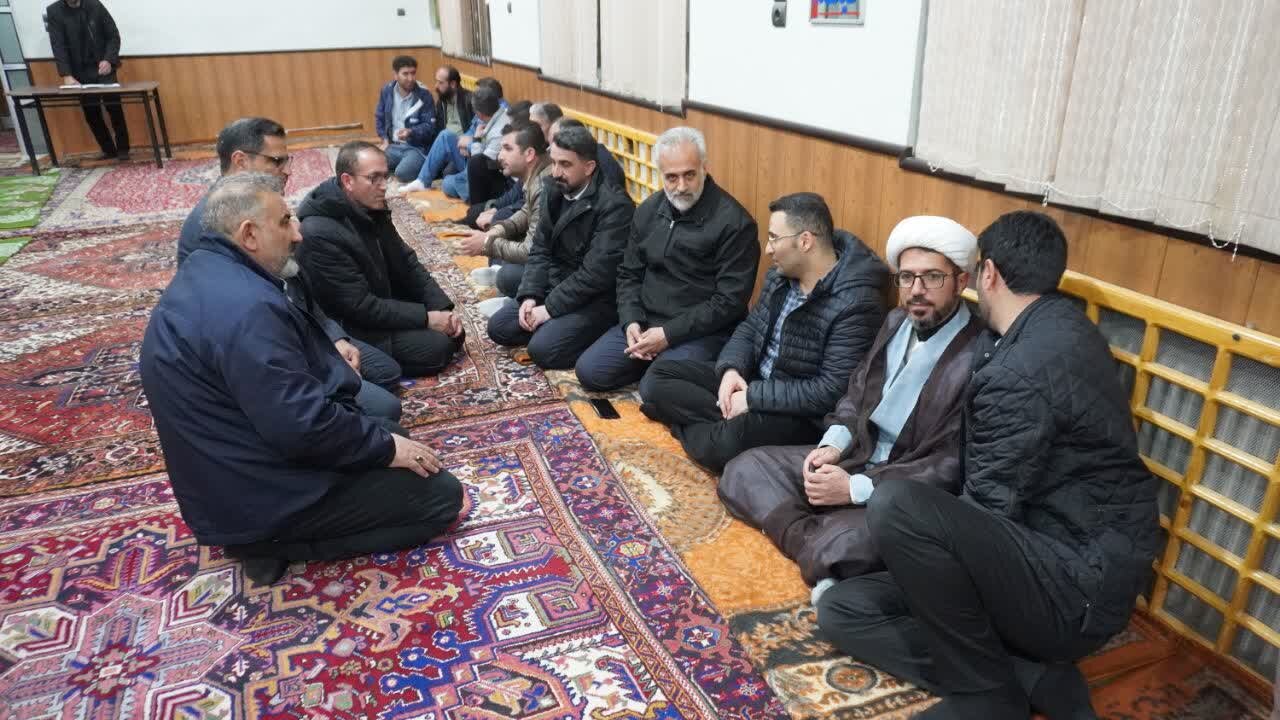 تشکیل میز خدمت در  چالدران بعد از تجمعات مردمی / خدمت‌رسانی حتی در شرایط جنگ تحمیلی  متوقف شود نیست