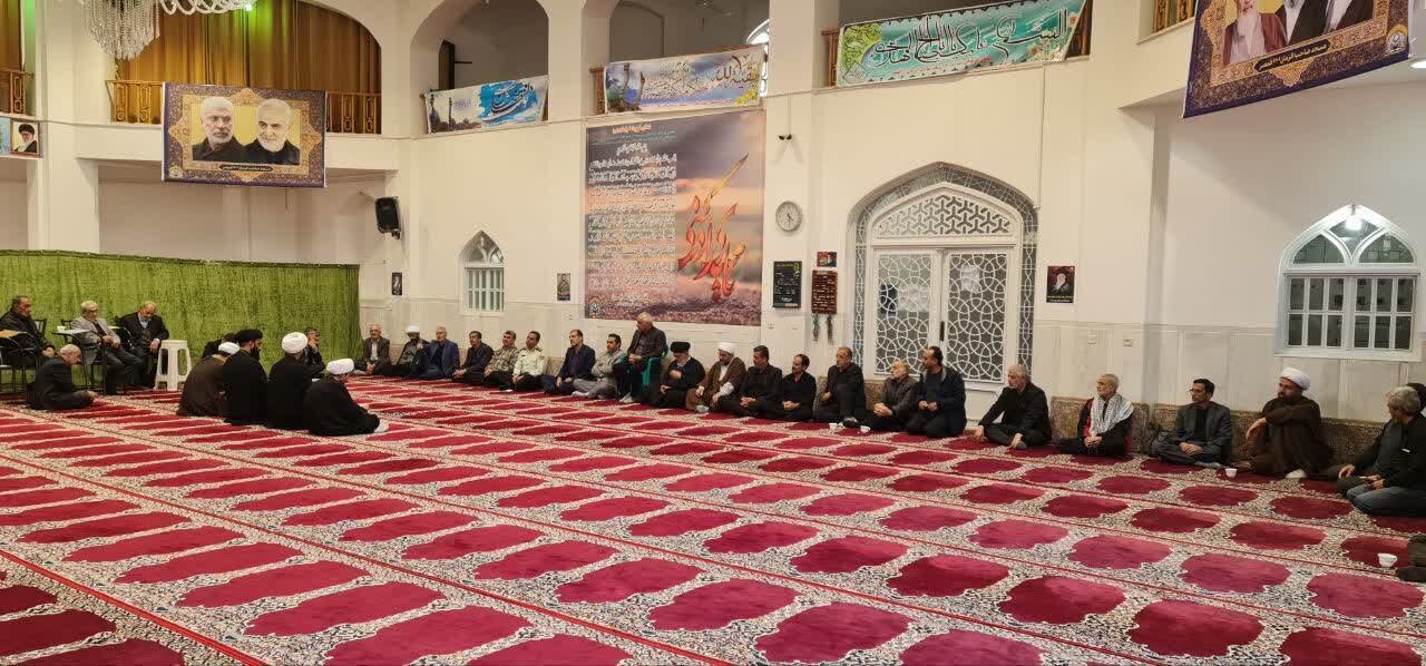 نشست آموزشی دستورالعملهای سند راهبردی مساجد در قمصر کاشان برگزار شد