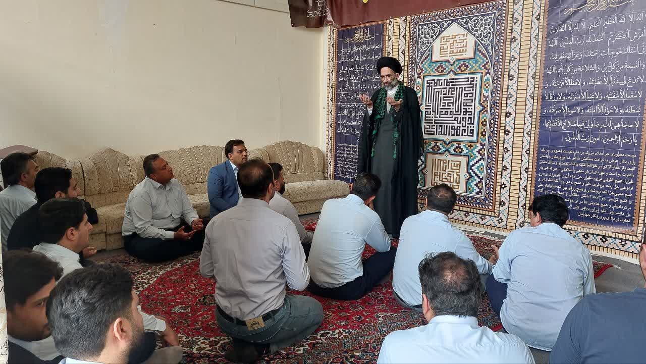 نماینده ولی فقیه درکاشان از سازمان حمل ،نقل بار و مسافر کاشان بازدید کرد+تصاویر