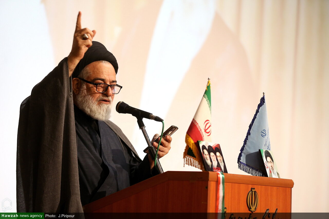 امروز نه تنها جبهه مقاومت اسلامی بلکه تمام مردم آزاده جهان پشتیبان و حامی جمهوری اسلامی ایران هستند