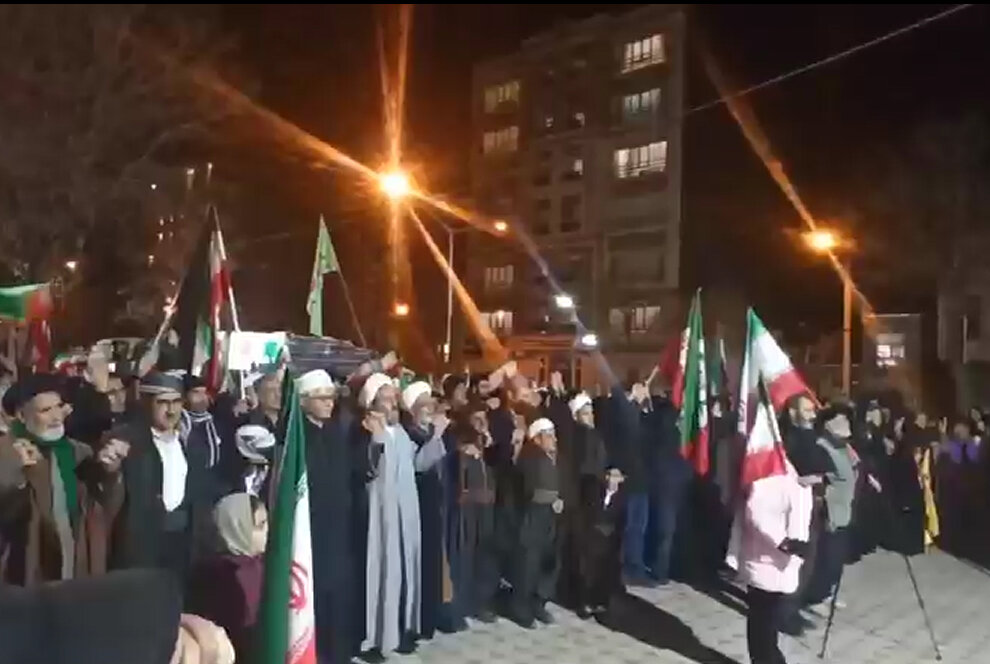 فیلم| برگزاری مراسم قرائت دعا «تجلی وحدت» با حضور برادران شیعه و سنی در شهرستان بیجار