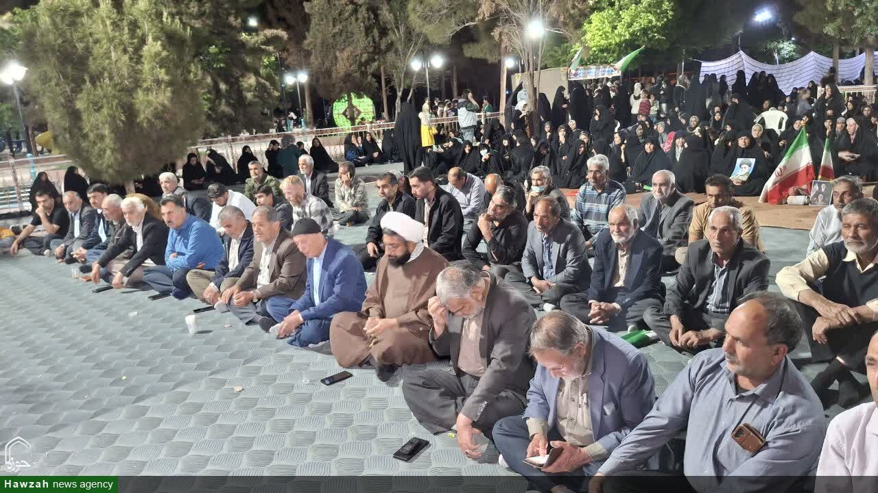 تصاویر/ حضور مردم کشکوئیه در شب پنجاه و دوم از جنگ رمضان