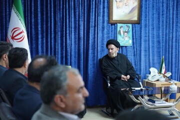 انقلاب اسلامی دارای گنجینه‌های مادی و معنوی است
