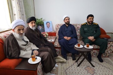 تصاویر/ دیدار نماینده ولی فقیه در استان مازندران با خانواده شهیدان ابوذر محمدی و  شهید مهندس میثم طبری