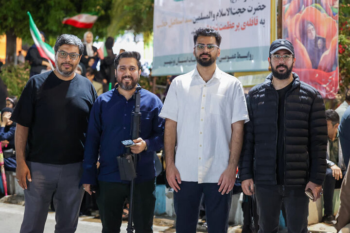 تصاویر/ نمایش موشک فاتح ۱۱۰ در اجتماع بوشهری‌ها