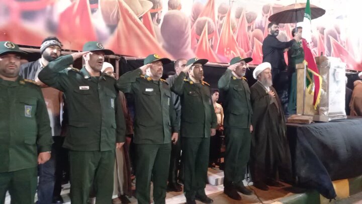 تصاویر/اجتماع بزرگ مردم آران و بیدگل همراه با گرامیداشت سالروز تاسیس سپاه پاسداران انقلاب اسلامی
