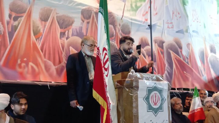 تصاویر/اجتماع بزرگ مردم آران و بیدگل همراه با گرامیداشت سالروز تاسیس سپاه پاسداران انقلاب اسلامی