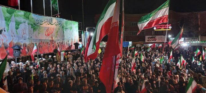تصاویر/اجتماع بزرگ مردم آران و بیدگل همراه با گرامیداشت سالروز تاسیس سپاه پاسداران انقلاب اسلامی