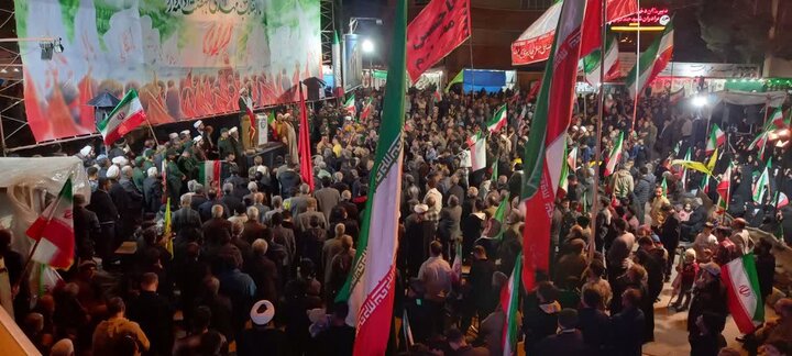تصاویر/اجتماع بزرگ مردم آران و بیدگل همراه با گرامیداشت سالروز تاسیس سپاه پاسداران انقلاب اسلامی