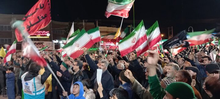 تصاویر/اجتماع بزرگ مردم آران و بیدگل همراه با گرامیداشت سالروز تاسیس سپاه پاسداران انقلاب اسلامی
