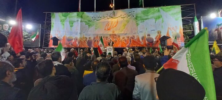 تصاویر/اجتماع بزرگ مردم آران و بیدگل همراه با گرامیداشت سالروز تاسیس سپاه پاسداران انقلاب اسلامی