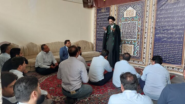 تصاویر/بازدید نماینده ولی فقیه درکاشان از سازمان حمل و نقل بار و مسافر شهرستان کاشان
