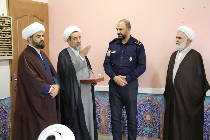تجلیل مسئولان حوزوی از کارکنان سازمان آتش نشانی شهرداری اصفهان