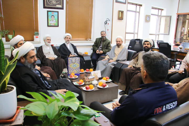 تجلیل مسئولان حوزوی از کارکنان سازمان آتش نشانی شهرداری اصفهان