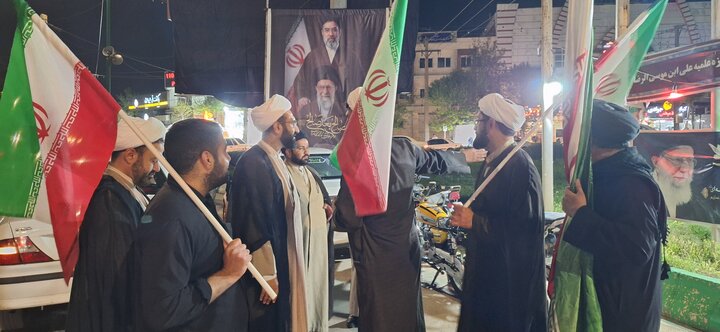 تصاویر | بازدید شامگاهی معاون حوزه‌های علمیه از فعالیت مواکب طلاب برادران و خواهران