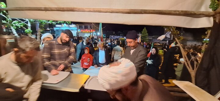 تصاویر | بازدید شامگاهی معاون حوزه‌های علمیه از فعالیت مواکب طلاب برادران و خواهران