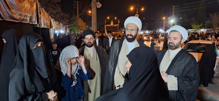 تصاویر | بازدید شامگاهی معاون حوزه‌های علمیه از فعالیت مواکب طلاب برادران و خواهران