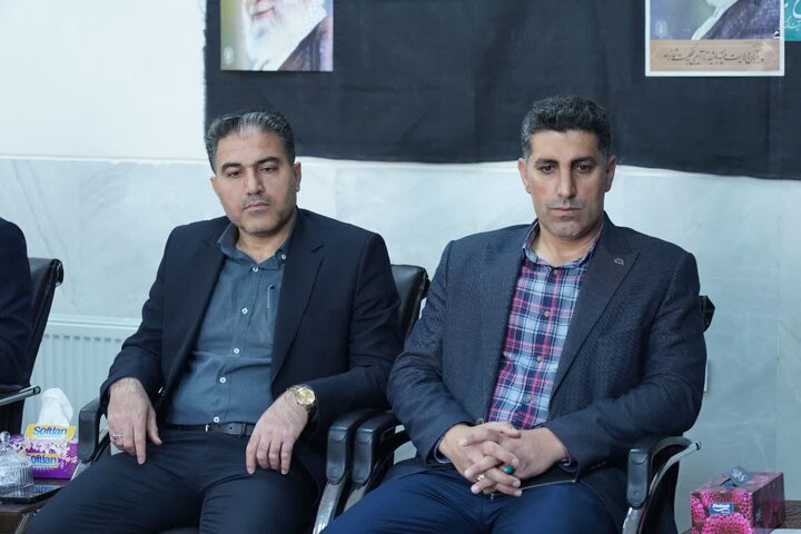 تصاویر/دیدار جمعی از کارکنان بنیاد مسکن لرستان با نماینده ولی فقیه در استان