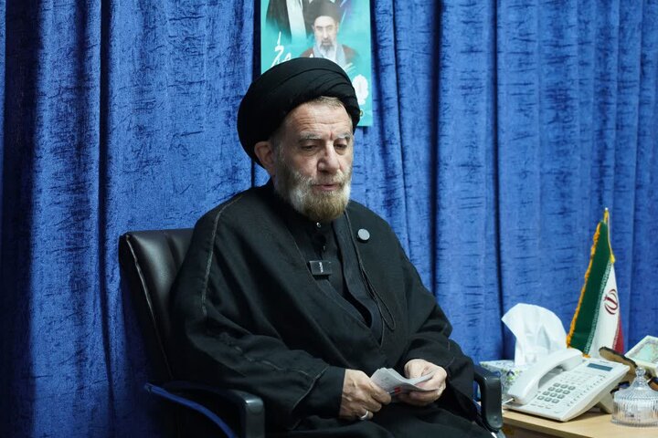 تصاویر/دیدار جمعی از کارکنان بنیاد مسکن لرستان با نماینده ولی فقیه در استان