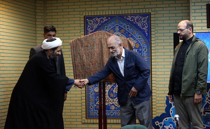 تصاویر/ مراسم رونمایی از ۲۲ اثر همخوانی قرآنی و سرود‌های حماسی