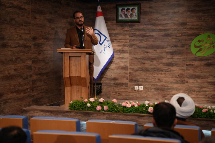 تصاویر/نشست علمی فرهنگی «بعثت مردم» گرامیداشت چهلمین روز شهادت قائد امت در دانشگاه باقرالعلوم(ع) برگزار شد