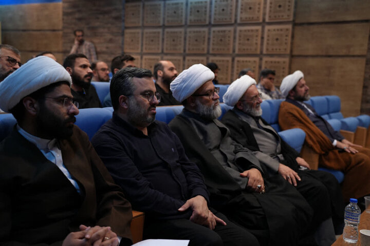 تصاویر/نشست علمی فرهنگی «بعثت مردم» گرامیداشت چهلمین روز شهادت قائد امت در دانشگاه باقرالعلوم(ع) برگزار شد
