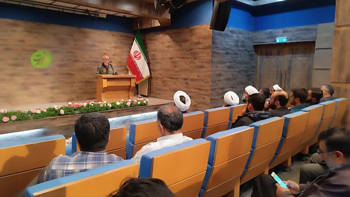 تصاویر/نشست علمی فرهنگی «بعثت مردم» گرامیداشت چهلمین روز شهادت قائد امت در دانشگاه باقرالعلوم(ع) برگزار شد