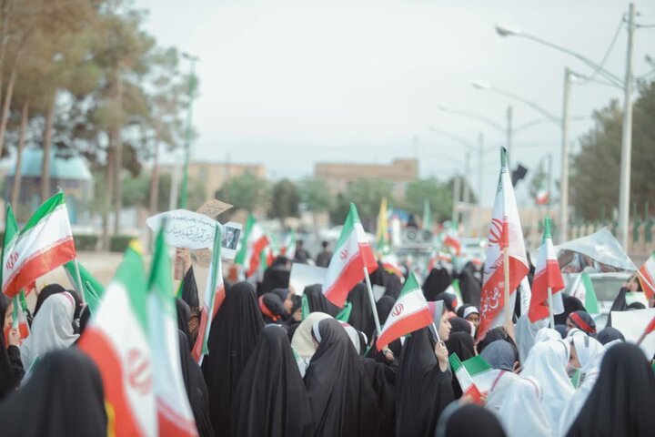 تصاویر/ رزمایش و اجتماع بزرگ دختران جان‌فدای ایران در نوش آباد