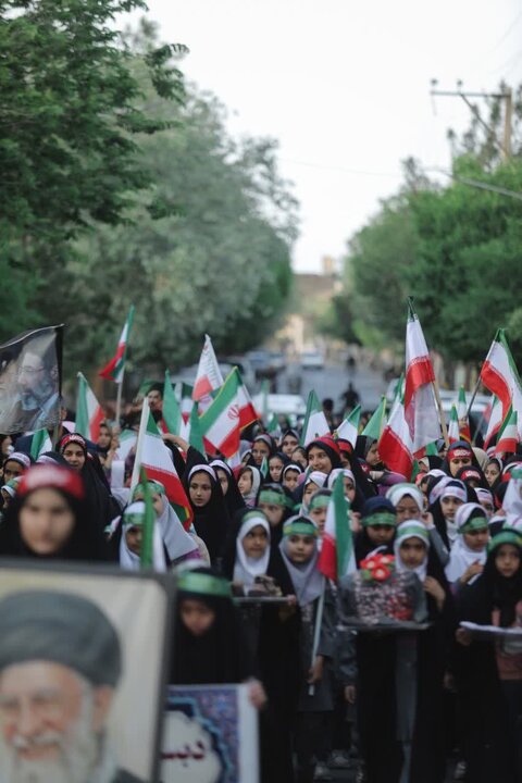 تصاویر/ رزمایش و اجتماع بزرگ دختران جان‌فدای ایران در نوش آباد