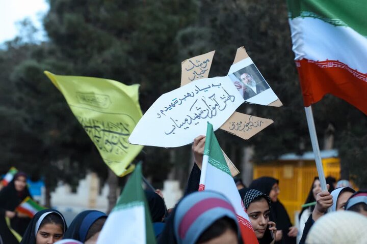 تصاویر/ رزمایش و اجتماع بزرگ دختران جان‌فدای ایران در نوش آباد